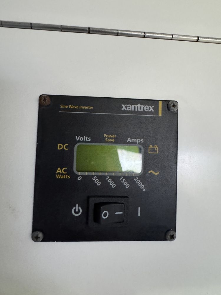 Перетворювач напруги 12/220 Xantrex