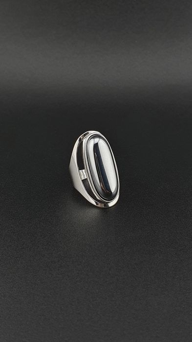 Pierścionek srebrny p.925 z dużym 2,7cm hematytem