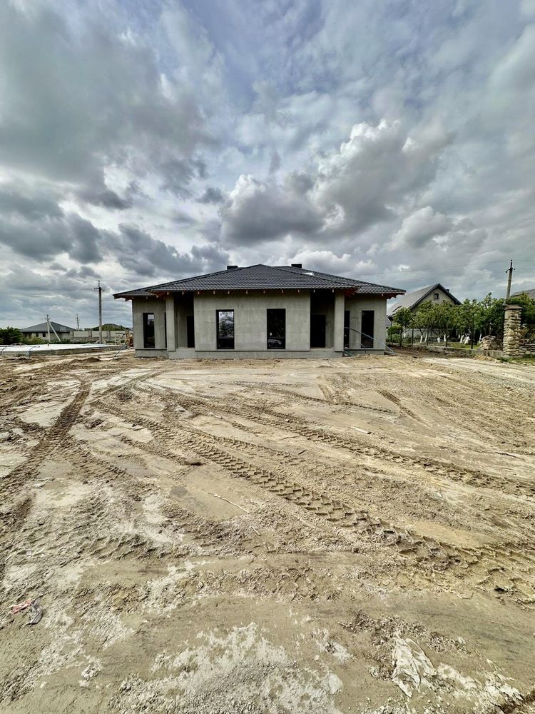 Продаж дуплексів в гарній локаціі у Рованцях