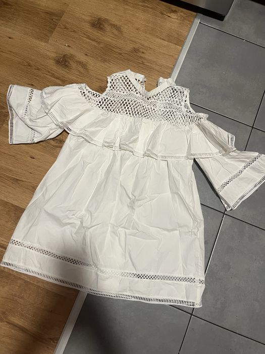 Sukienka boho biała koszulowa rozkloszowana rękawki