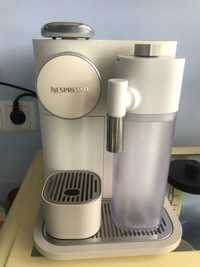 Máquina de café de cápsulas Nespresso Gran Lattissima
