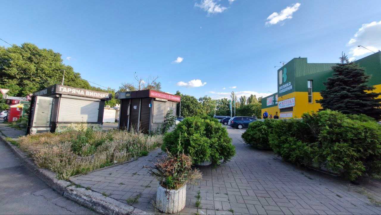 Продаж 2к біля метро 5 хв. Теремки вул.Глушкова 32. Вільна.