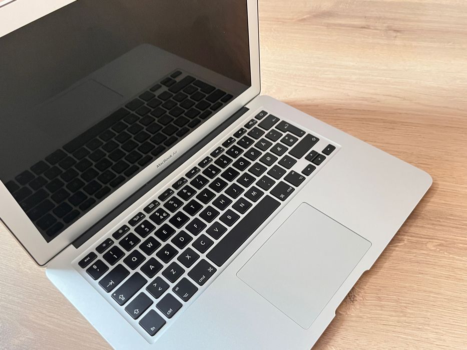  MacBook Air 13” A1466 (2017) • i5 • 8GB • 120GB SSD #25
