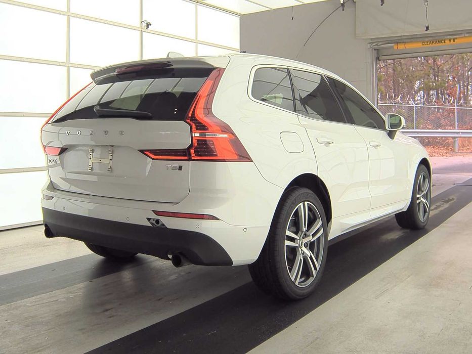 Продаю власний автомобіль VOLVO XC60 Momentum 2018 року