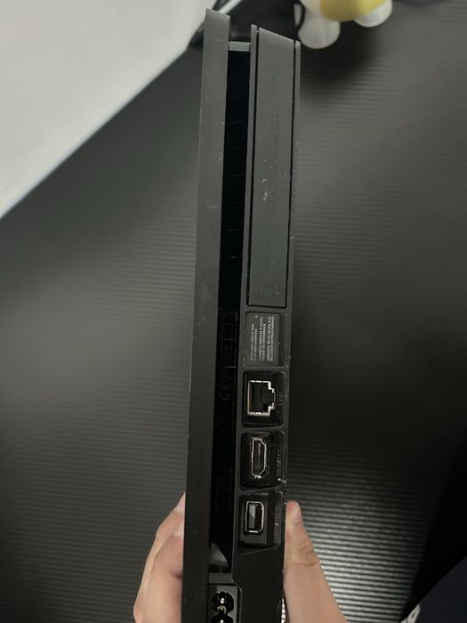Ps4 slim com comando
