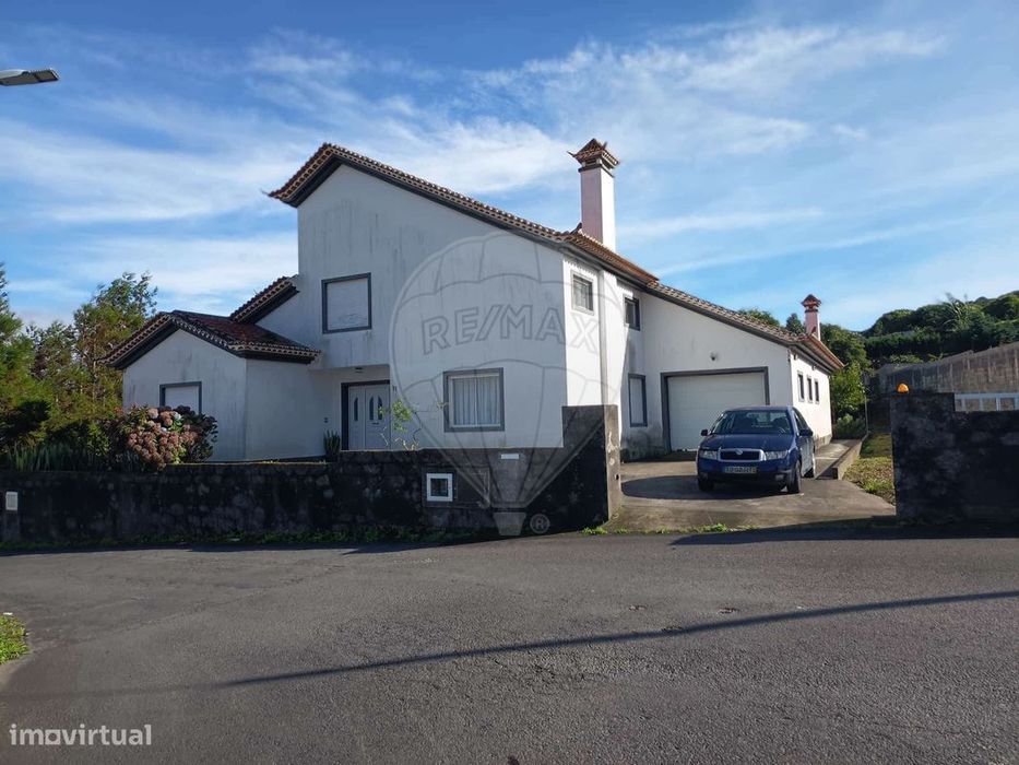 Moradia T6 para venda