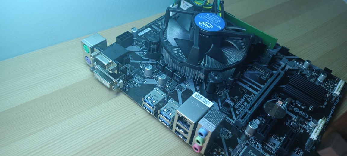 Płyta główna Gigabyte z procesorem Intel core i5