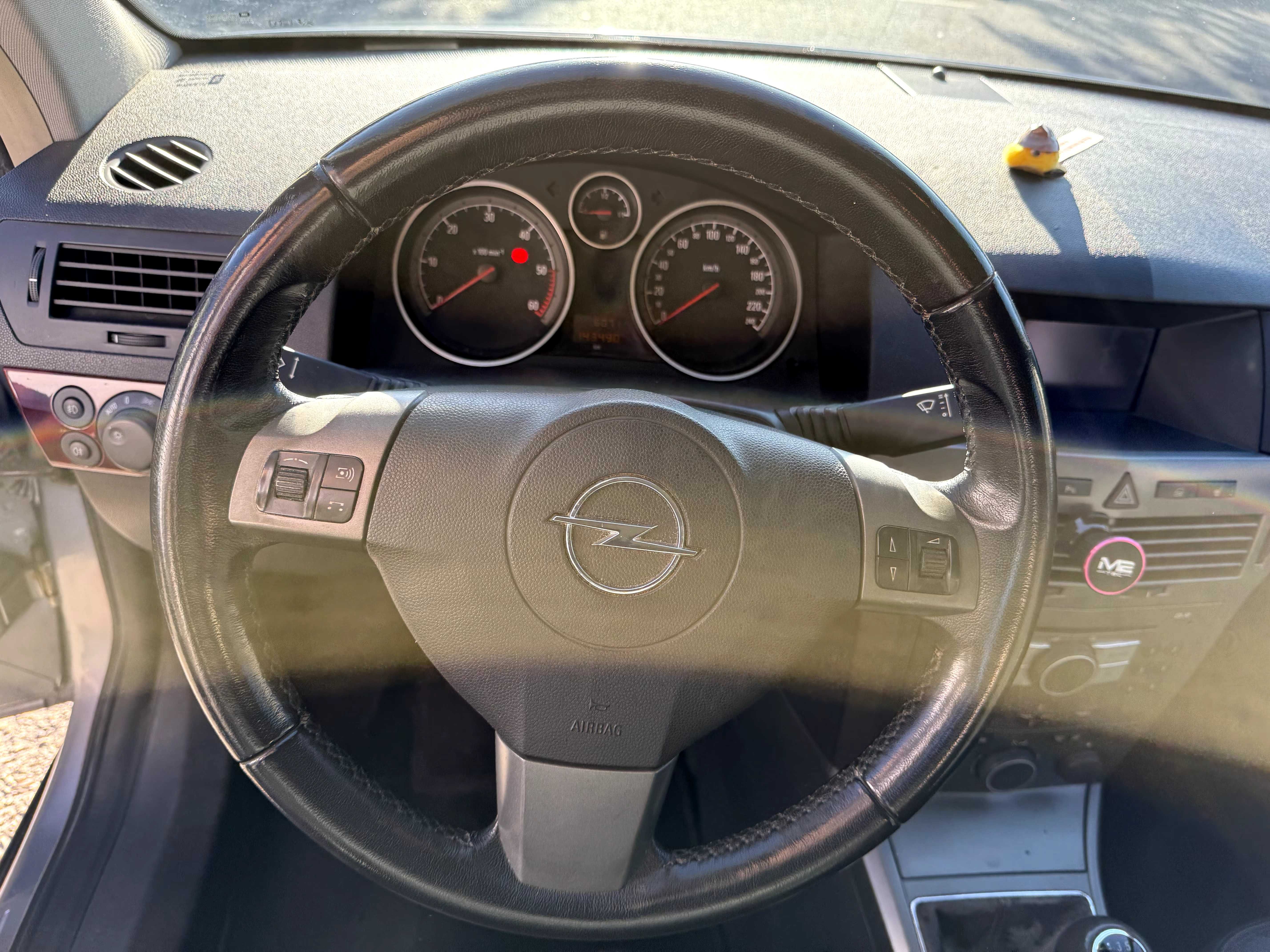 Opel Astra Elegance 1.7 CDTI - 2005
Full Extras - 1 Dono - 144000 Kms