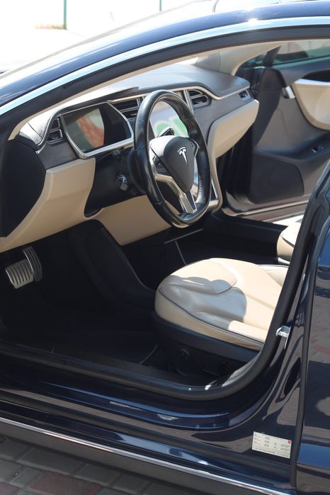 Tesla S Перфоманс P85