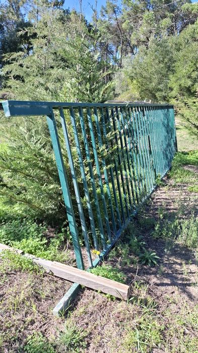 Vendo Portão em Ferro