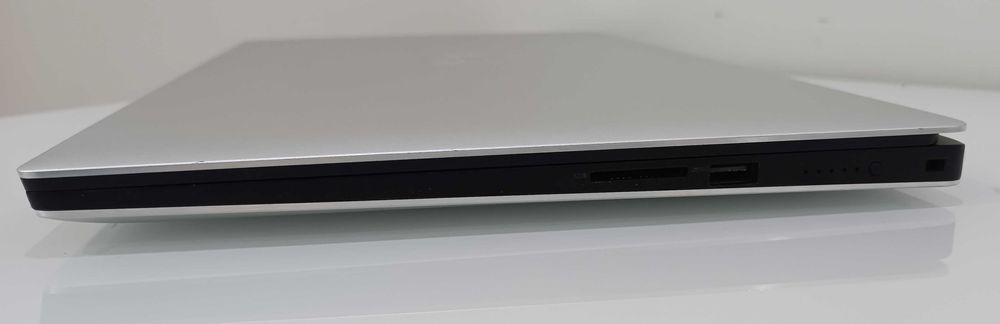 Dell Precision 5540 - Ecrã 15.6FHD/Gráf.NVIDIA/i7 hexacore/32GB RAM