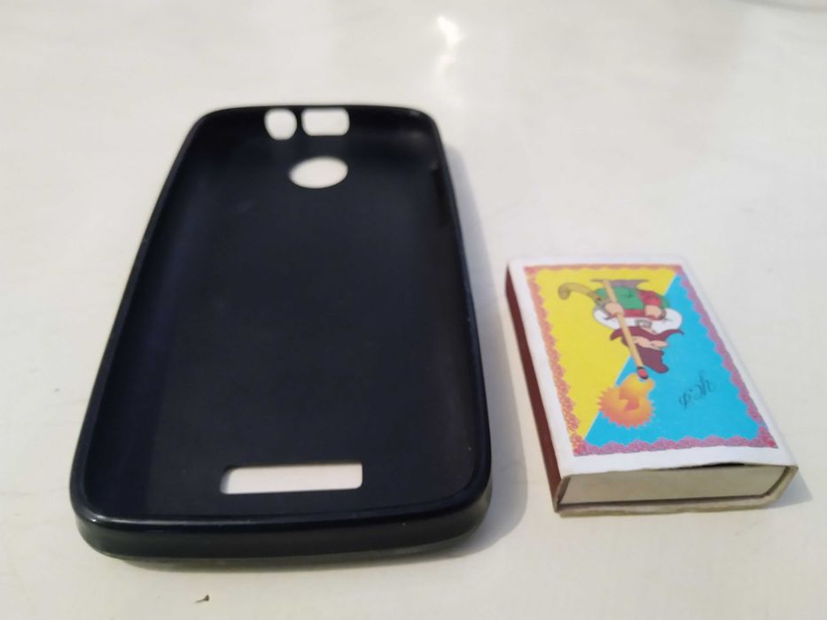 Силиконовый бампер HTC.