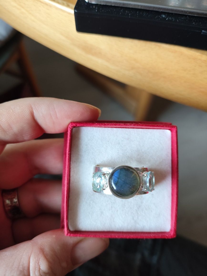 Srebrna obrączka z labradorytem i blue topaz srebro