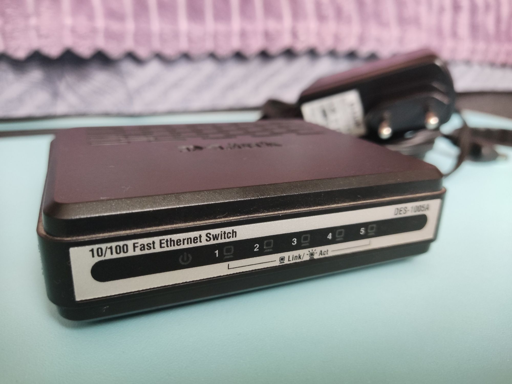 Коммутатор D-Link DES-1005A