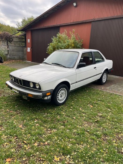 BMW Seria 3 325e wąska lampa coupe 2d