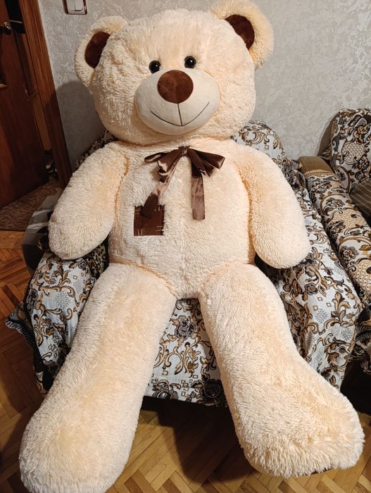 Большой мягкий медведь