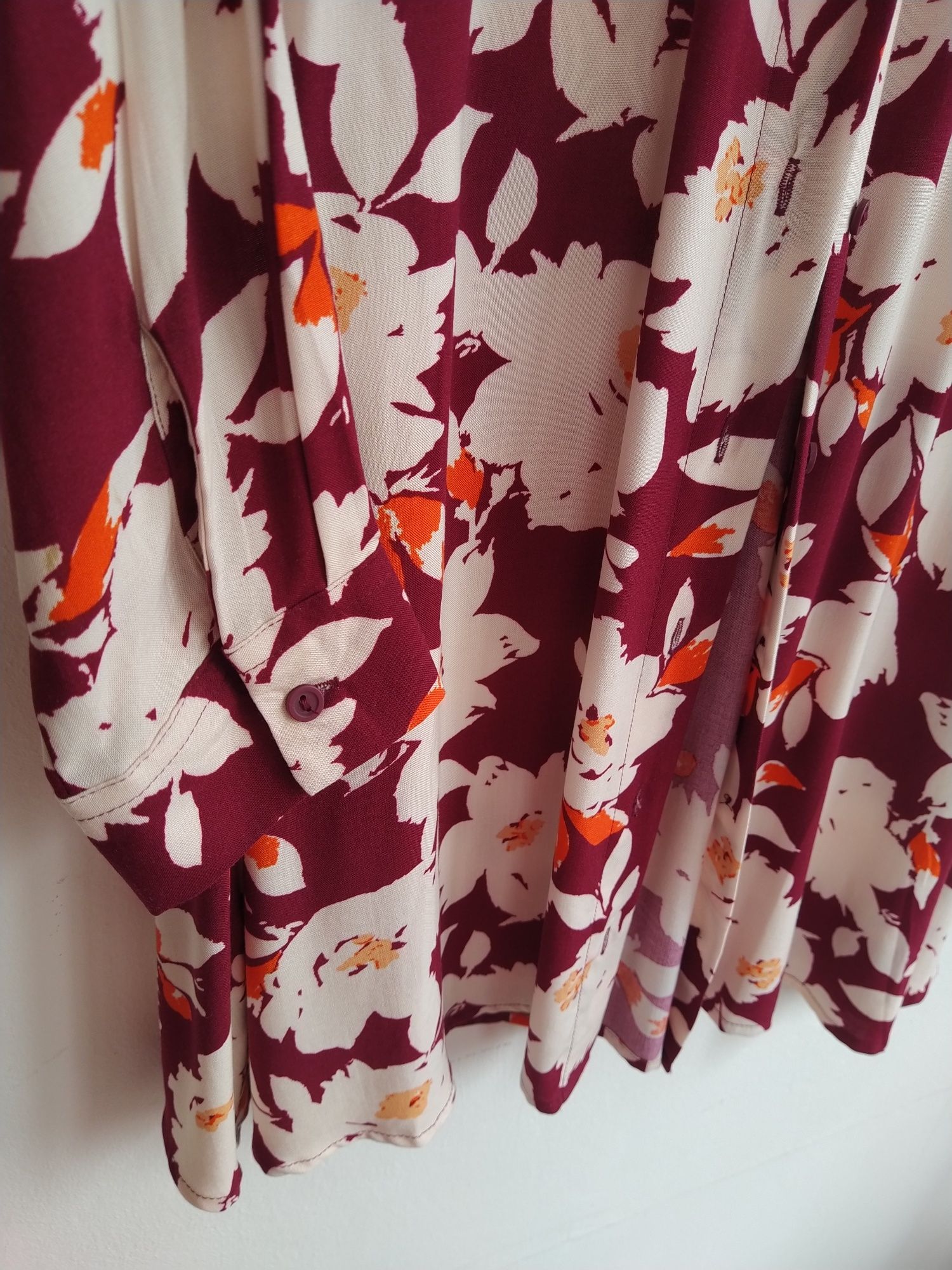 Túnica/ Casaco floral - Lefties - Tamanho M - Nova!