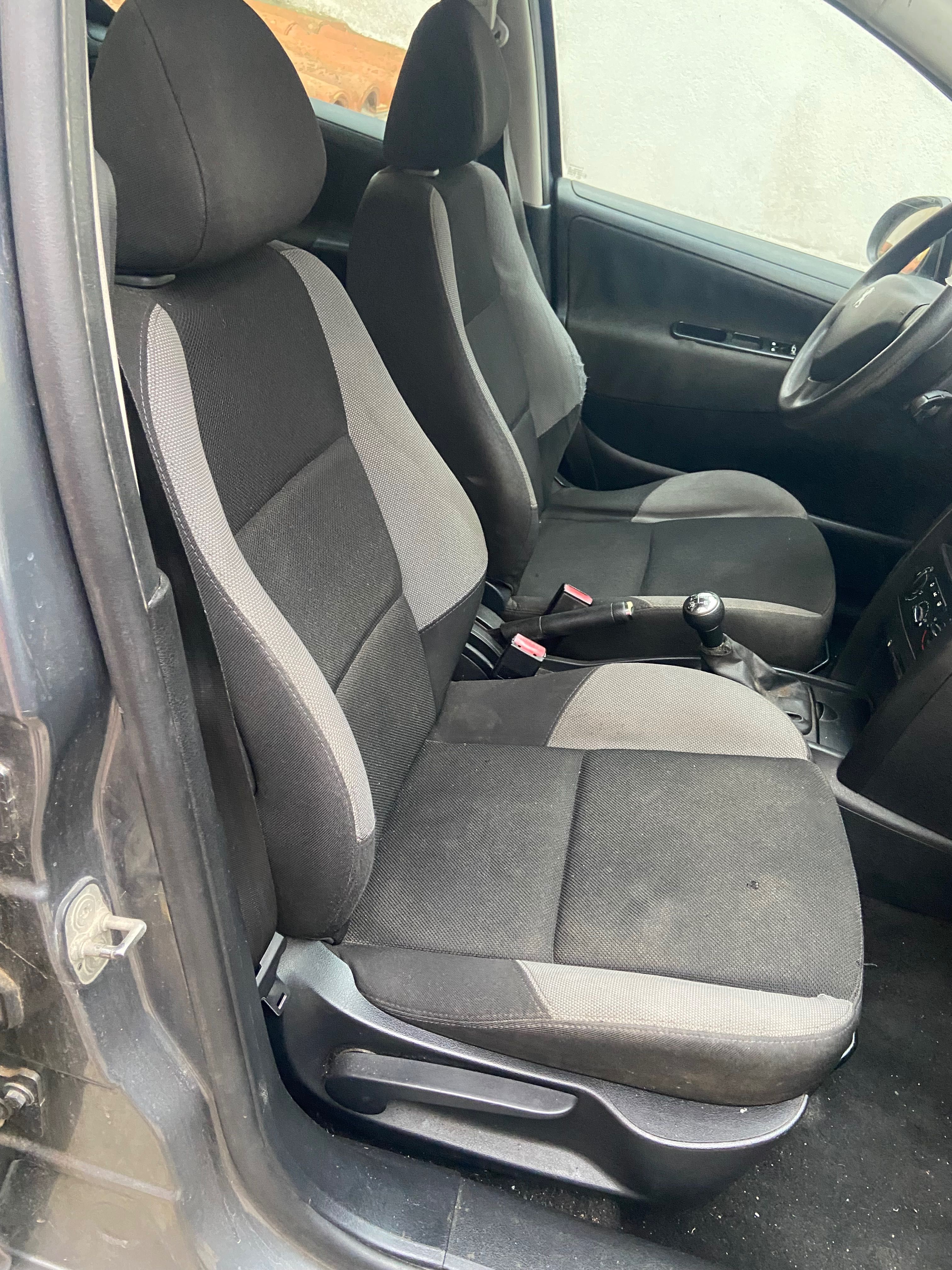 Vendo Pegeut 207 HDi