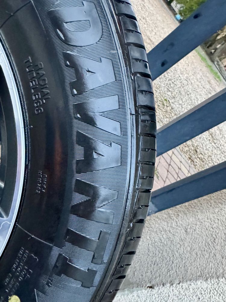 Felga aluminiowa z oponą do przyczepy kempingowej 15’