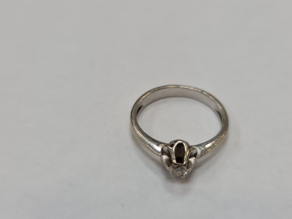 Piękny złoty pierścionek/ 585/ 2.44 gram/ R10 + Brylant ~~ 0.1 CT