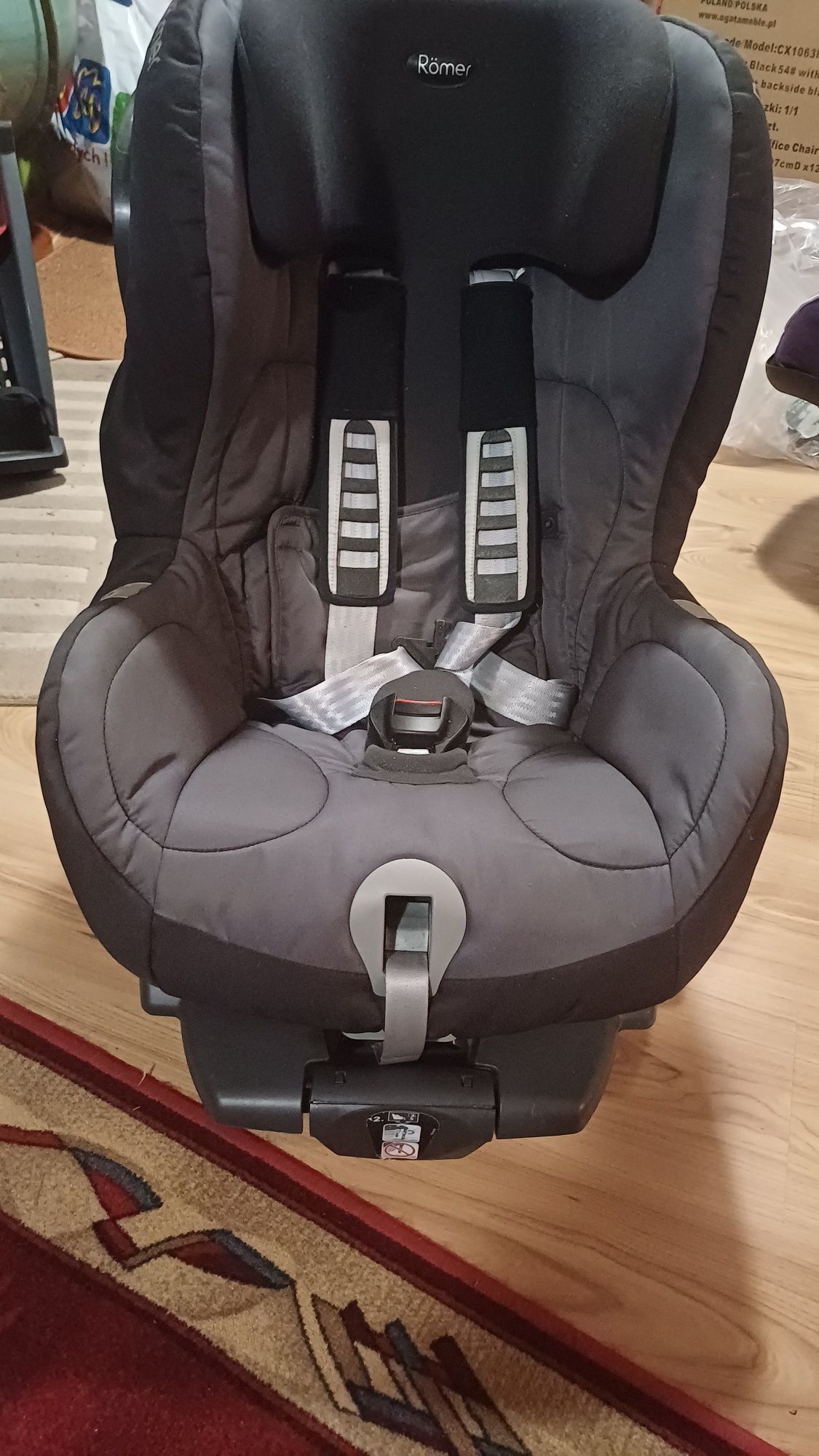 Sprzedam fotelik Britax Romer safefix