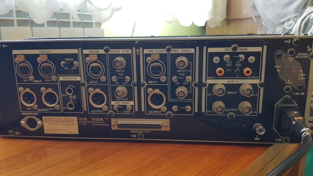 Sony PCM-7010 magnetafon DAT z dodatkowymi kartami!
