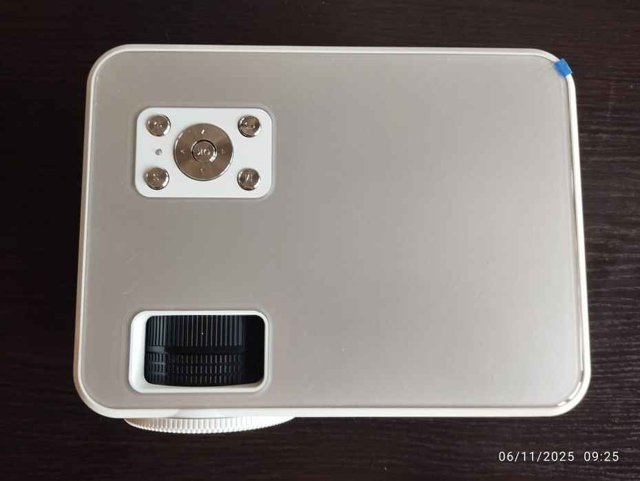 Nowy projektor Krüger&Matz V-LED10 LED Full HD – bez kabla