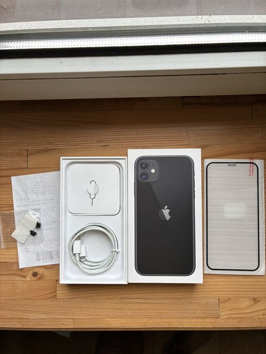 iPhone 11 на 128 + скло (ідеальний стан)