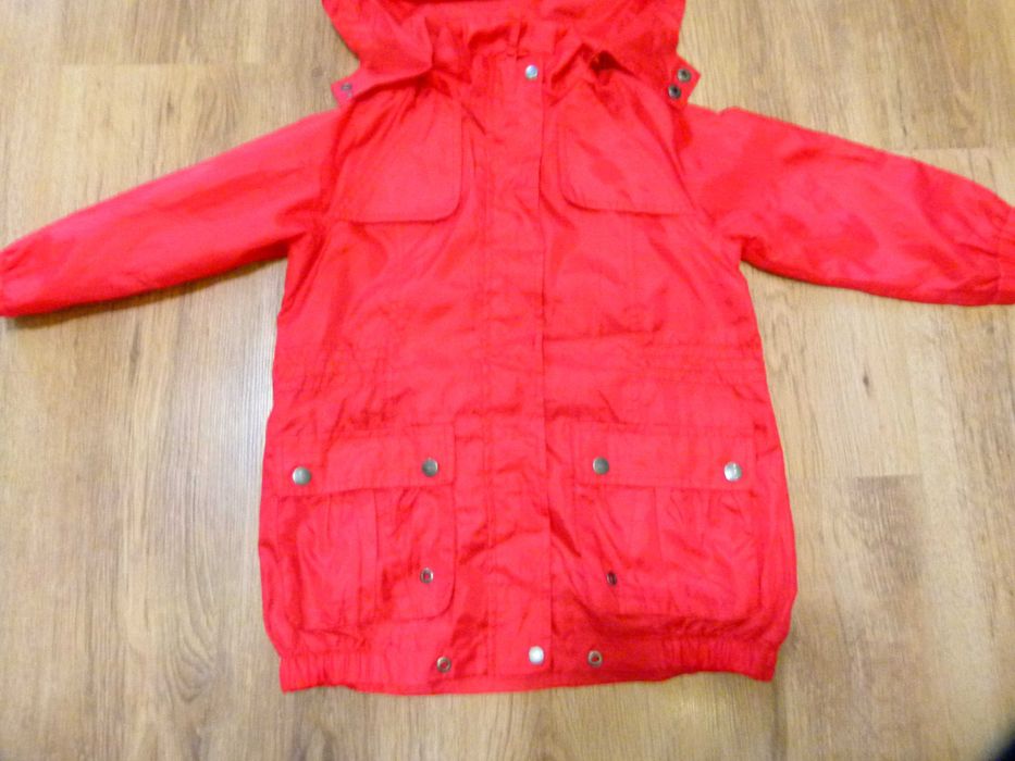 rozm 104 5.10.15 kurtka płaszczyk wiatrówka czerwona z kieszeniami