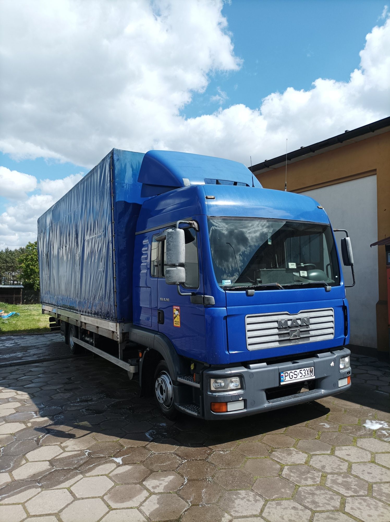 Man TGL 8.210 plandeka