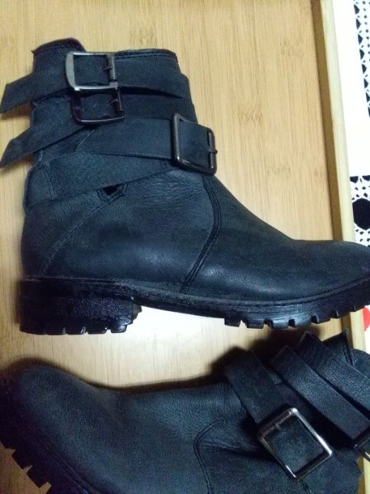 Botas jovem pele