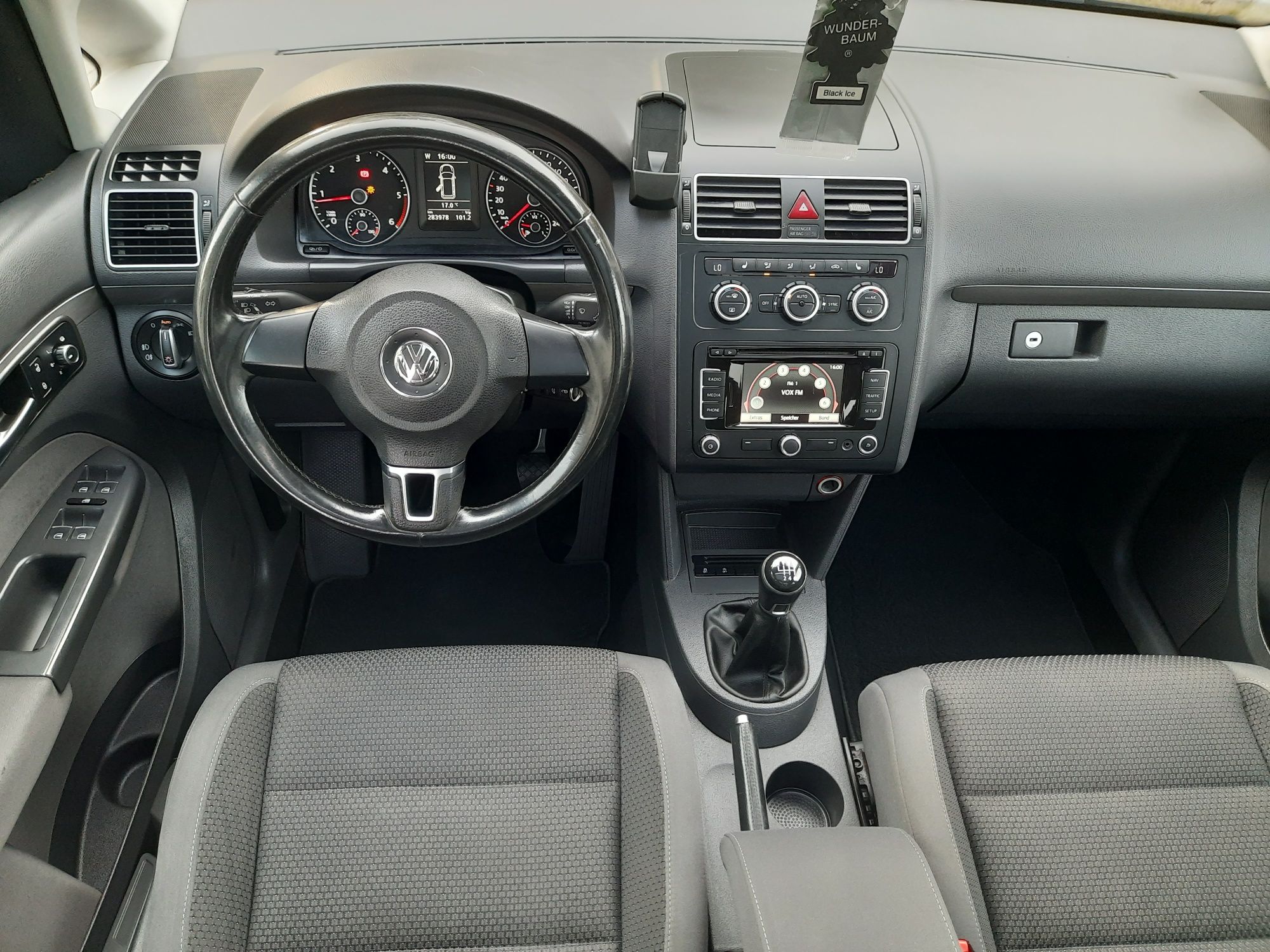 Vw Touran**2.0 Tdi**140 Km**CR**Panorama**Nawigacja**Grz.Fotele **