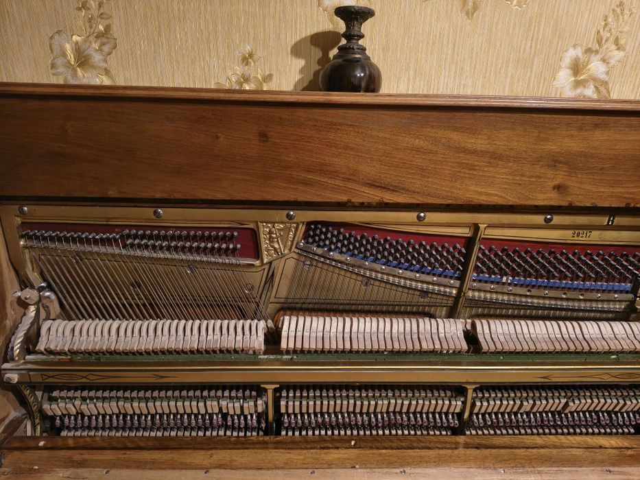 Антикварне піаніно Uebel & Lechleiter