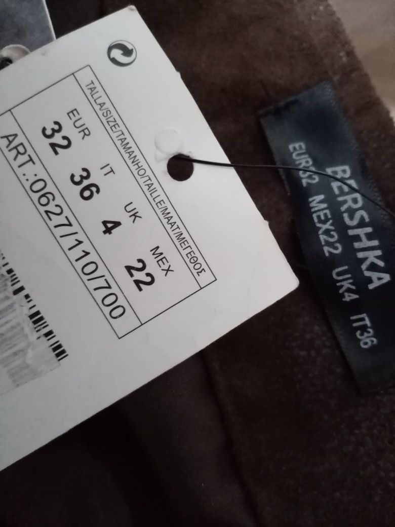 Spódnica Bershka 32 jak skóra zamsz Nowa