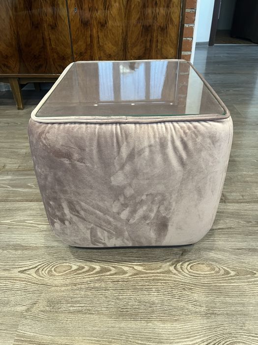 Stolik welurowy różowy