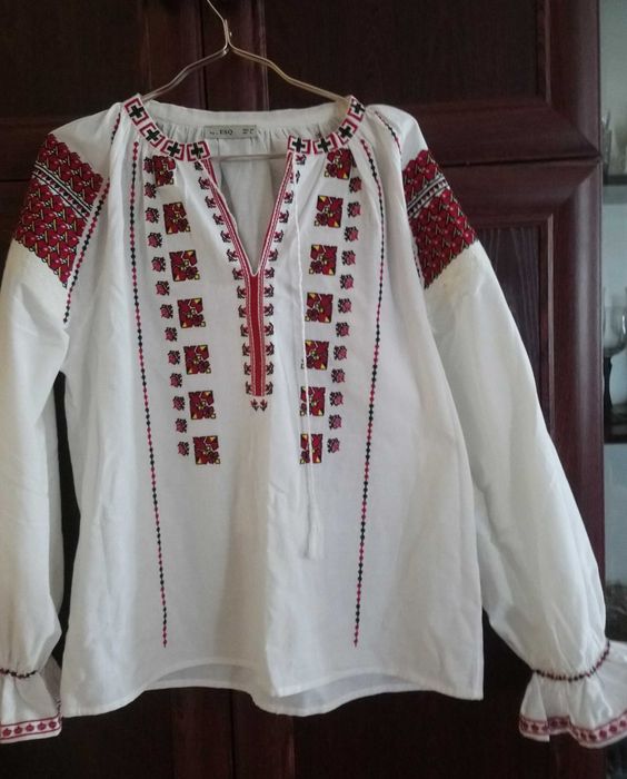 Вишиванка жіноча, розмір 48-50