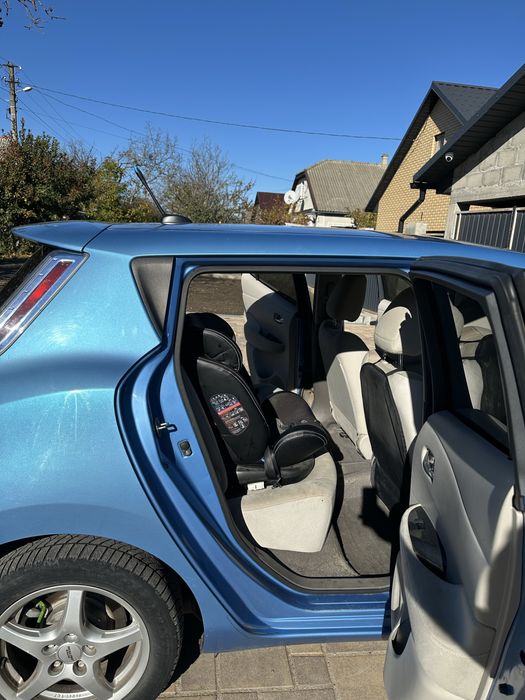 Продам NISSAN LEAF - 2012г