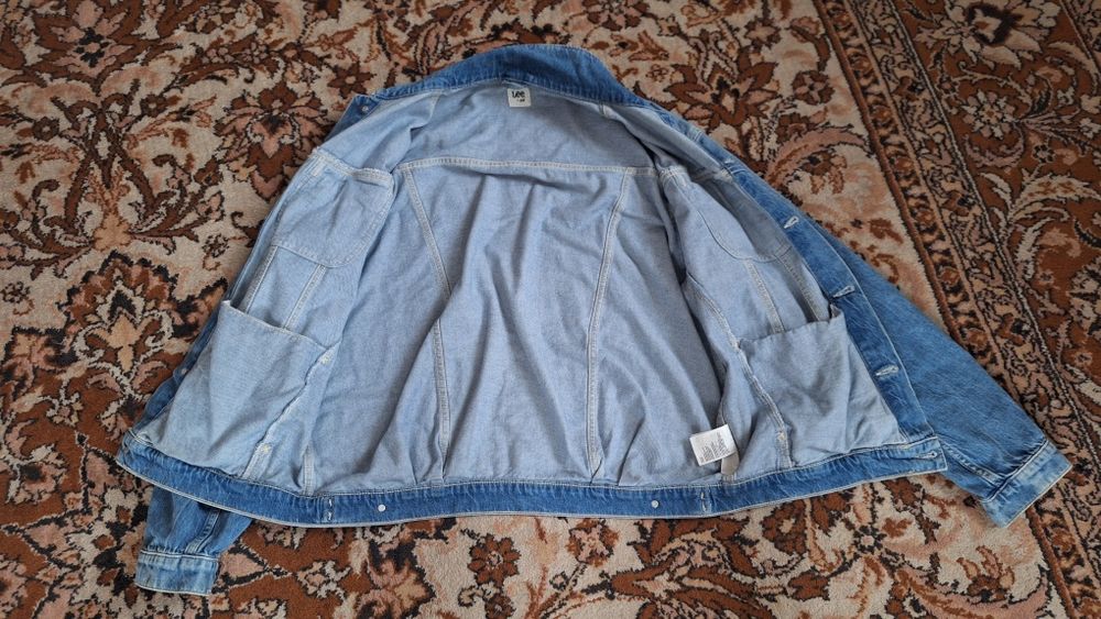 джинсовая куртка Lee.