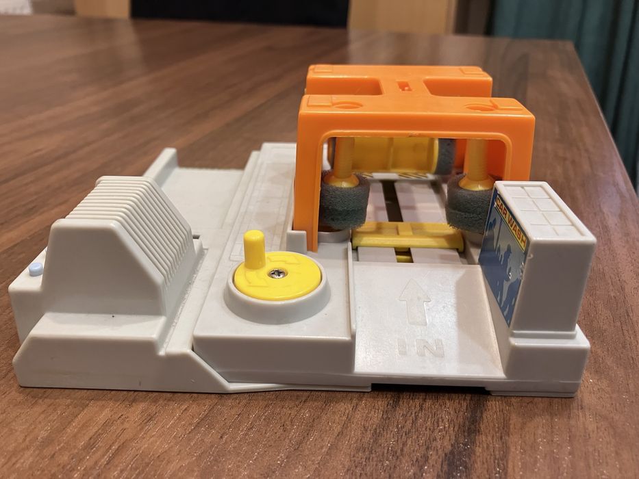 Matchbox Motorcity Car Wash 1992