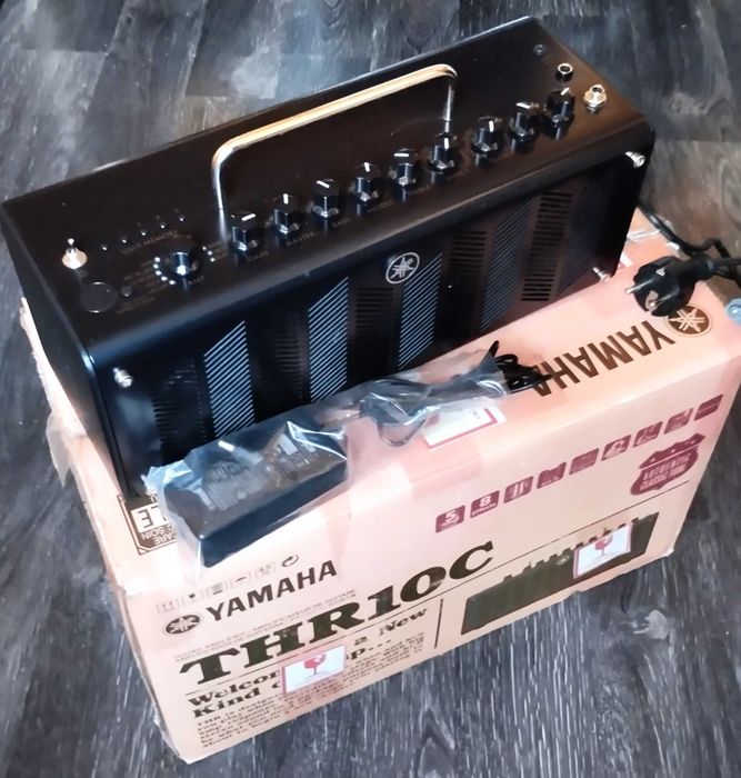 Yamaha THR10c - wzmacniacz git/bas