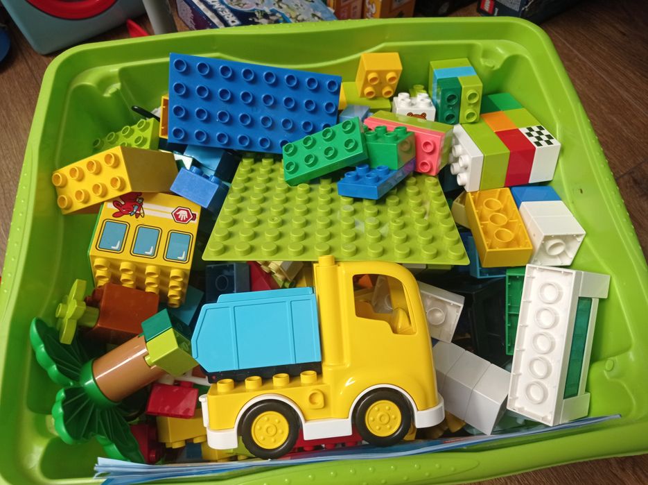 Duże pudło klocków lego Duplo