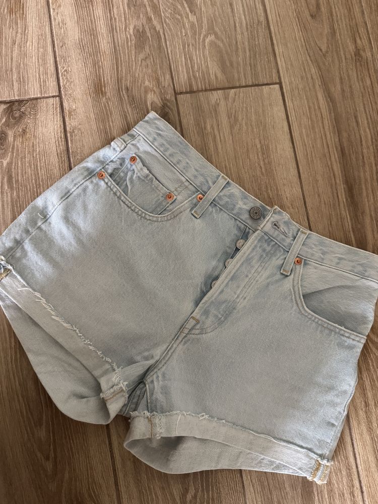 Шорти жіночі  Levi’s ( оригінал)
