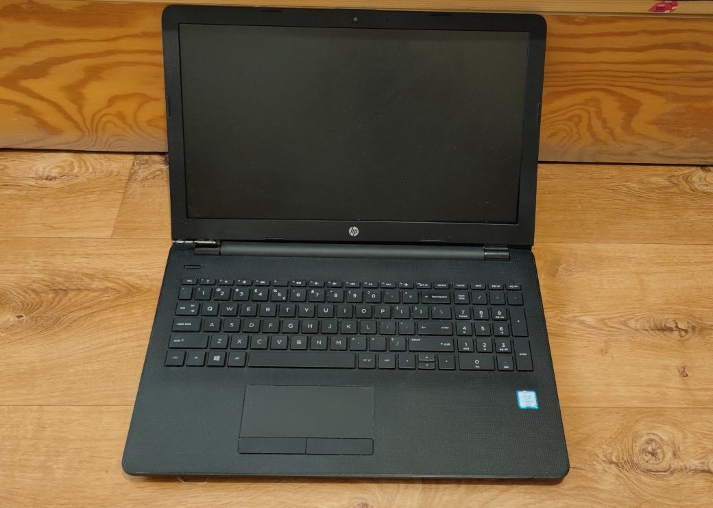 Laptop HP 15-bs008nw z uszkodzonym zawiasem czytaj opis okazja