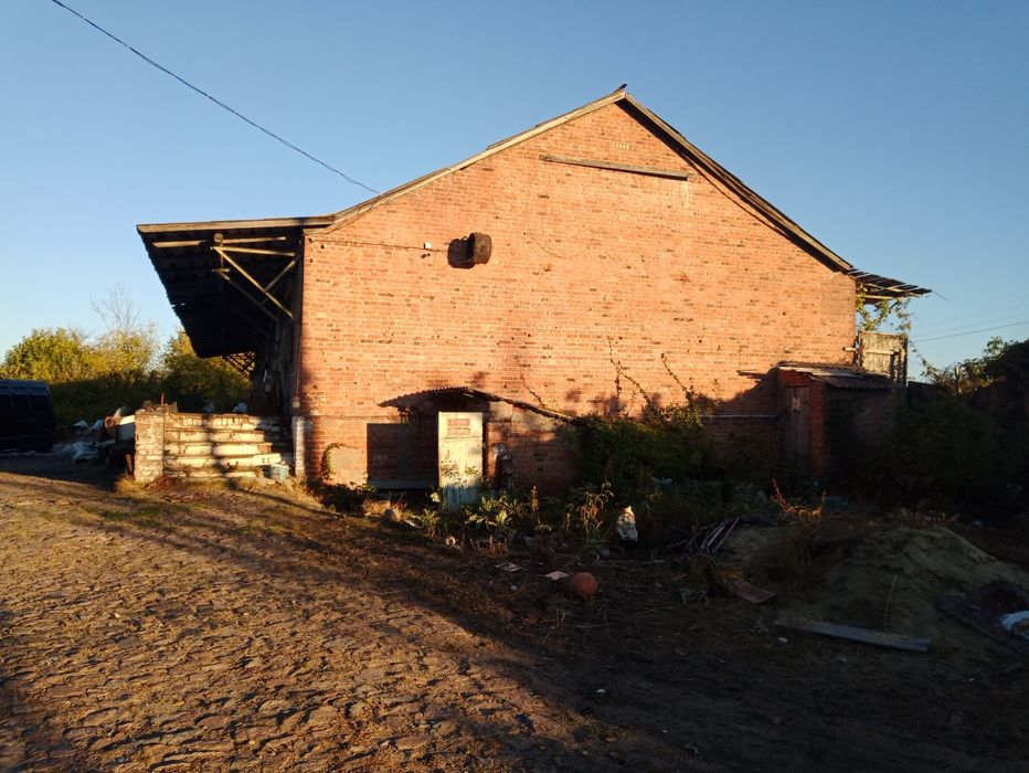 Продам приміщення складського типу