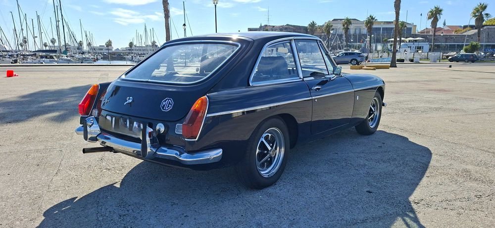 MGB GT 1971 Totalmente recuperado