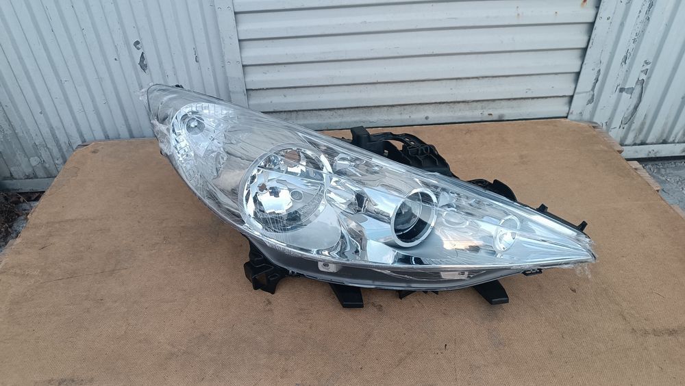 Vendo farol direito de Peugeot 207 ano 2006/09