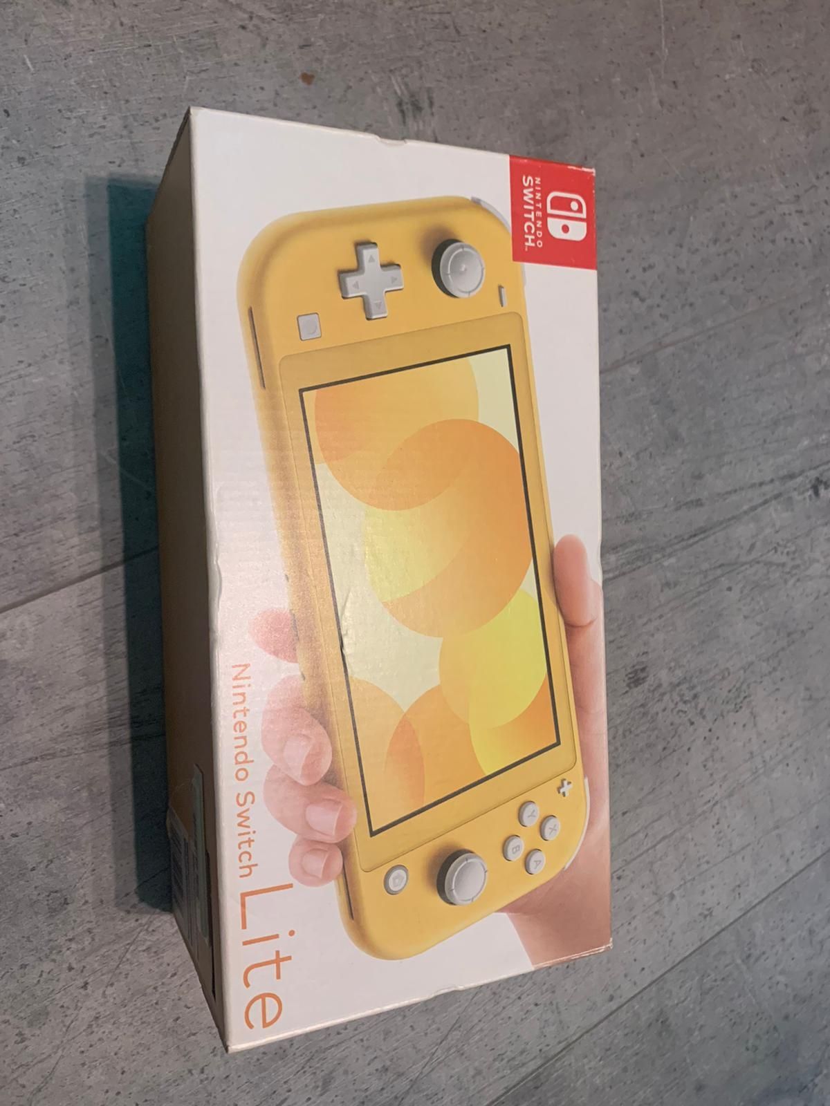 Nintendo Switch Lite żółty