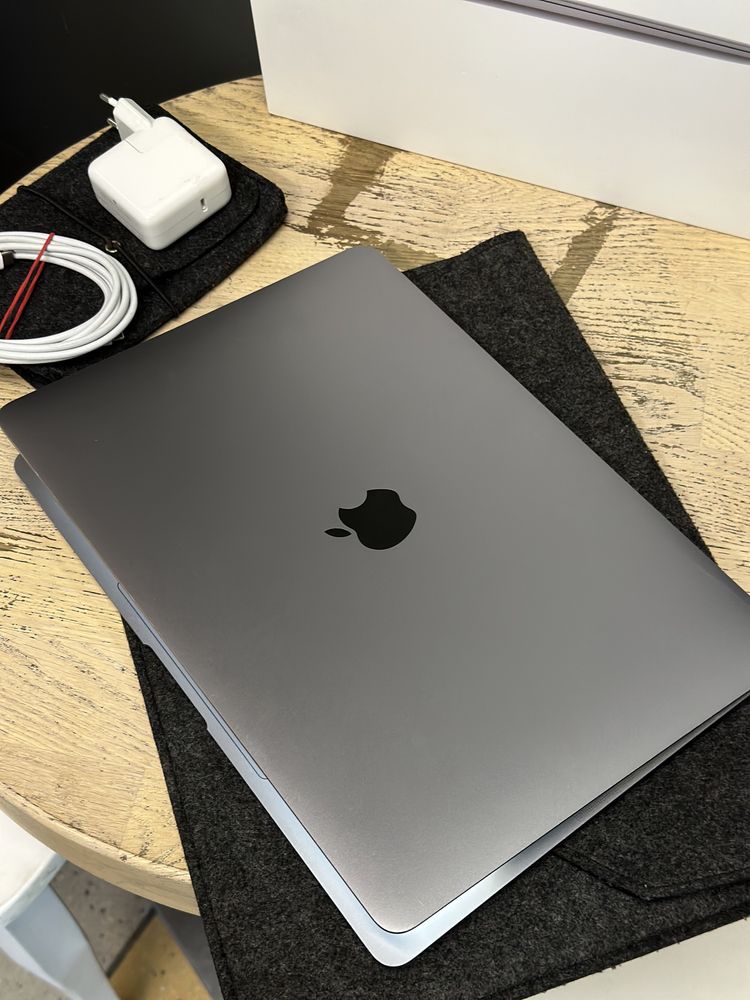 MacBook Air 2018 i5 8/18 13”(макбук)