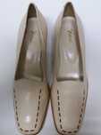 Sapatos novos para Senhora, em couro,  nº 40
