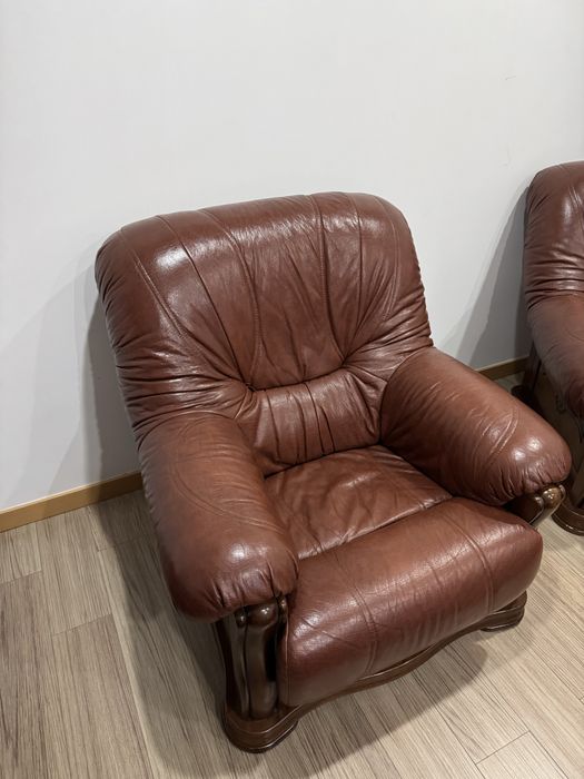 Sofas em couro  em muito bom estado